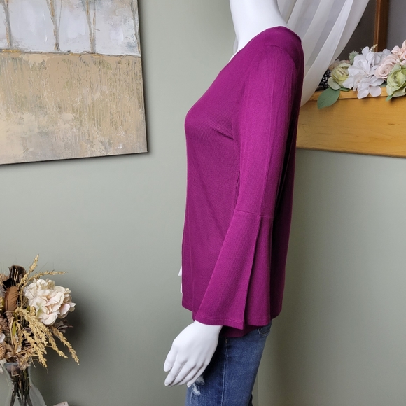 Old Navy Ribbed Knit Top - Picture 2 of 9